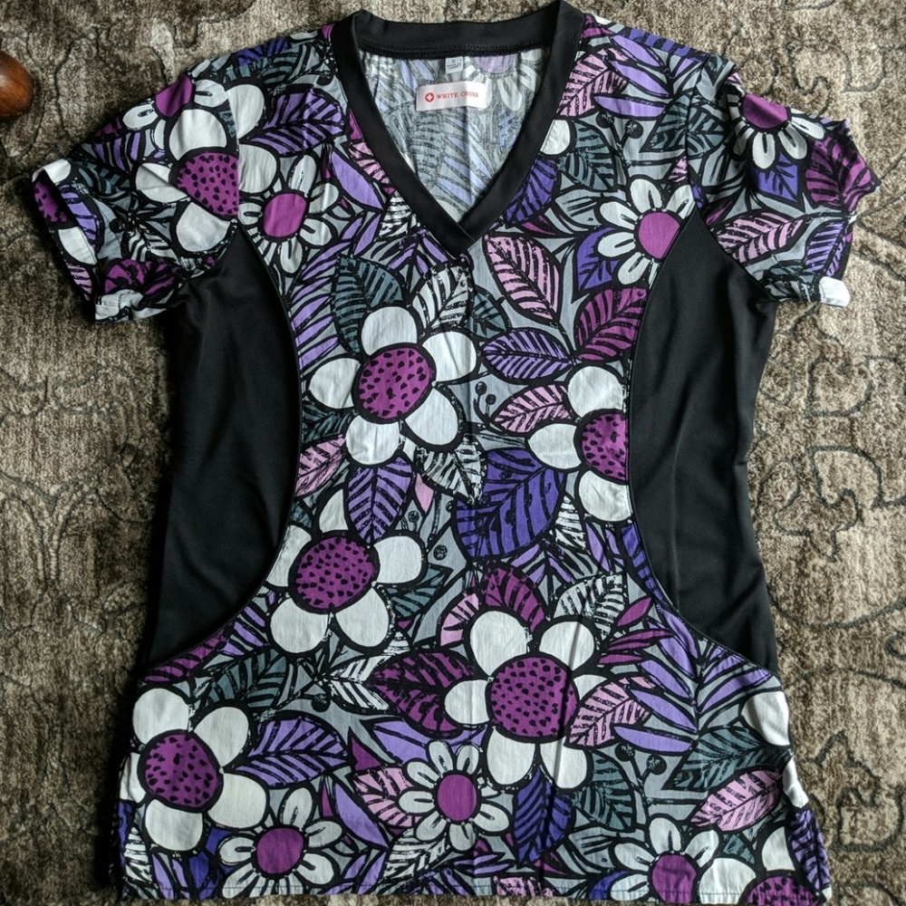 Like new! Small White Cross scrub top!